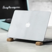 Cork holder laptop