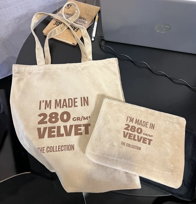 Velvet cosmetic bag 13 x 17 cm