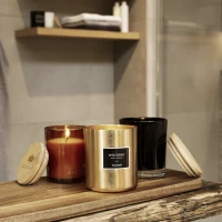 Wood scent candle