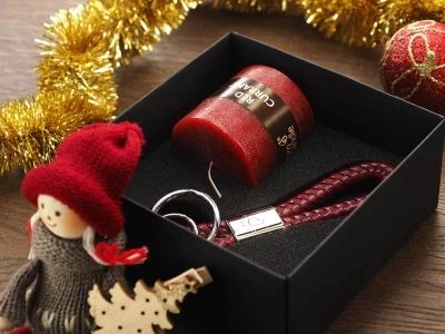 Candle & keyring gift box