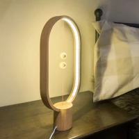 Lampe balance bambou design