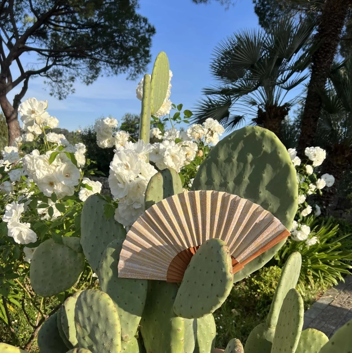 Wood fans & recycled polyester