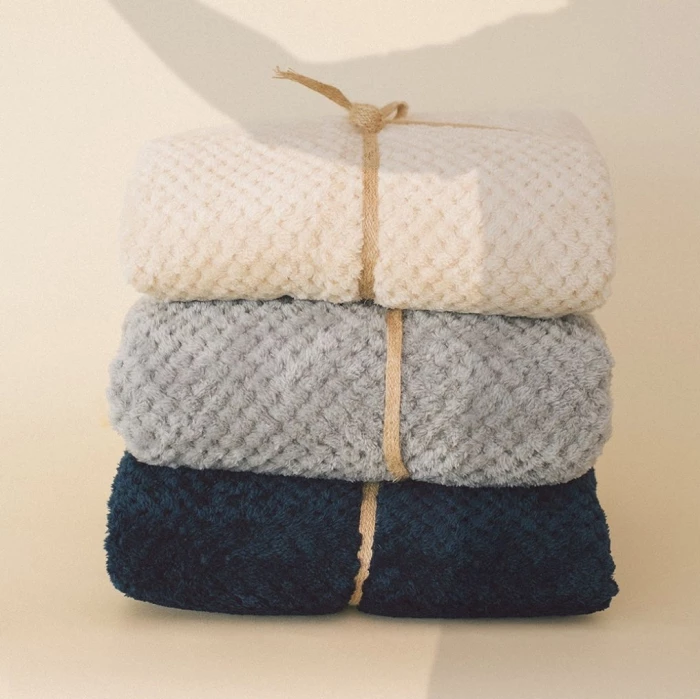 Plaid douceur 240 gr - 110 x 160 cm