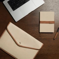 Pochette ordinateur recyclée 16