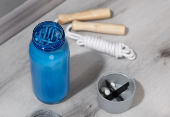 Shaker with container 750ml