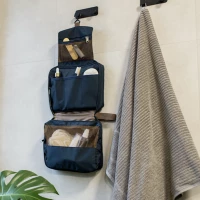 Trousse vestiaire recyclée