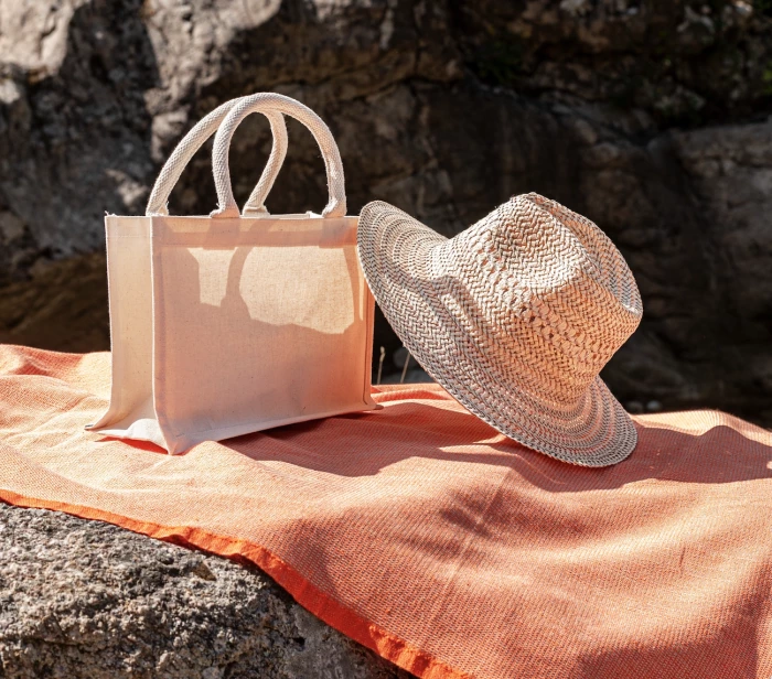 Chapeau ajouré fibres naturelles 