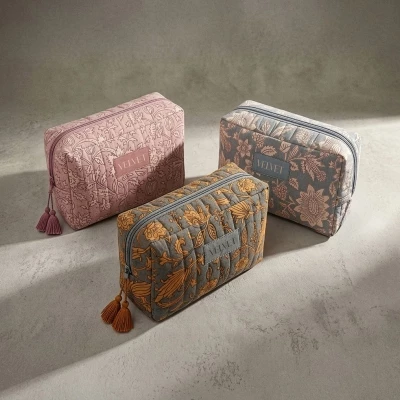 Cotton & polyester toiletry bag 22,5 x 15  x 6 cm
